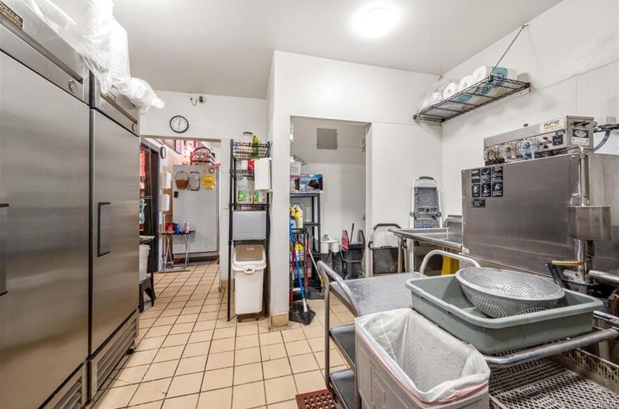 More Photos Of 823-829 Guadalupe St, Guadalupe Storefront Retail Residential For Sale