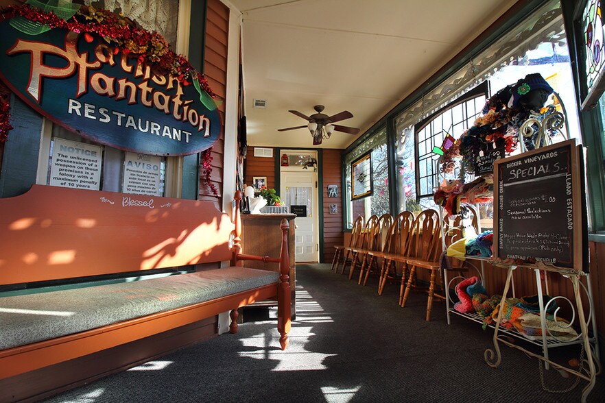 More Photos Of 814 Water St, Waxahachie Restaurant For Sale