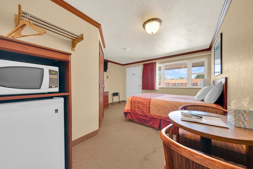 More Photos Of 625 E 1st St, Akron Hotel For Sale