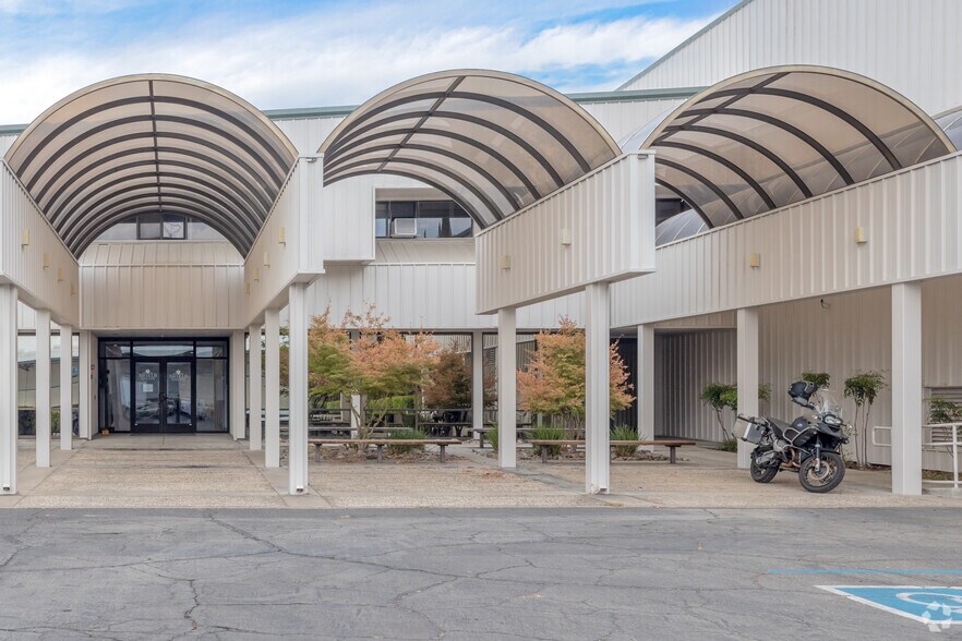 More Photos Of 4300-4356 Caterpillar Rd, Redding Manufacturing For Sale