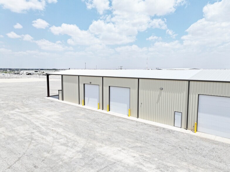 More Photos Of 13800 W Interstate 20 E, Odessa Industrial For Lease