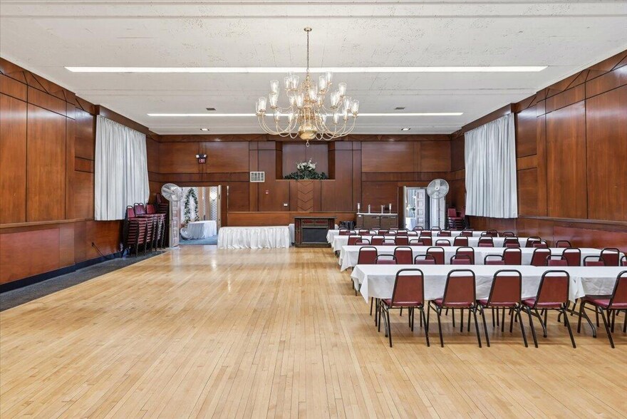 More Photos Of 530 1st Ave, Council Bluffs Lodge Meeting Hall For Sale