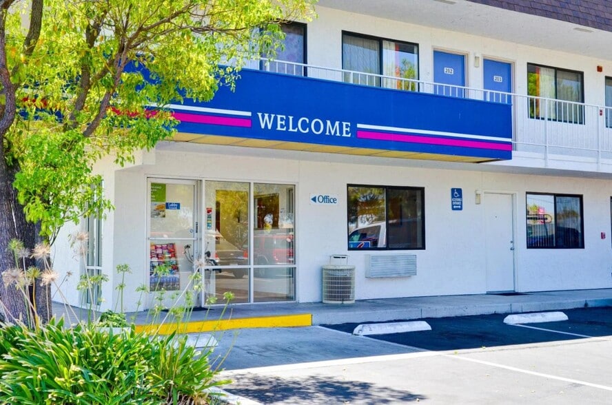 More Photos Of 12733 State Highway 33, Gustine Hotel For Sale