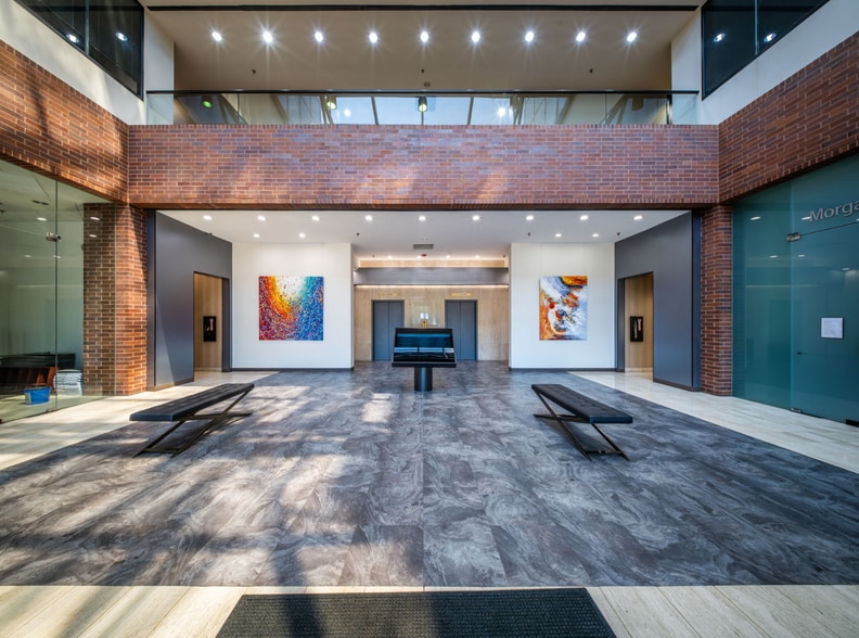 More Photos Of 909 ESE Loop 323, Tyler Office For Sale
