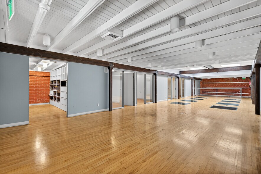 More Photos Of 4716 Vineland Ave, North Hollywood Loft Creative Space For Lease