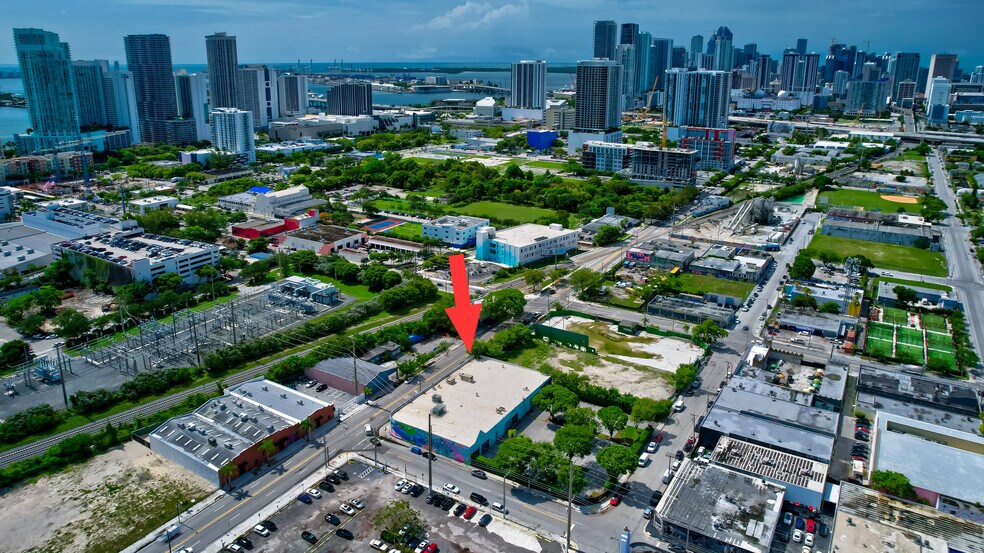 More Photos Of 2050-2090 N Miami Ave, Miami Freestanding For Lease