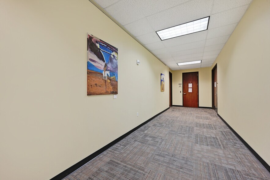 More Photos Of 8001 Centre Park Dr, Austin Office For Lease