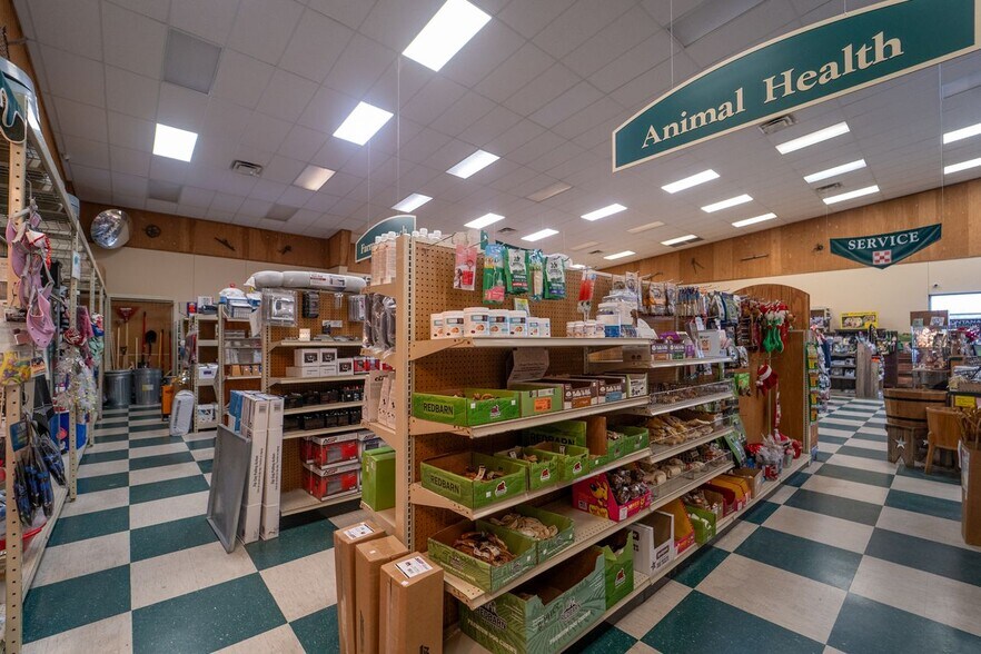 More Photos Of 5705 N Main St, Victoria General Retail For Sale