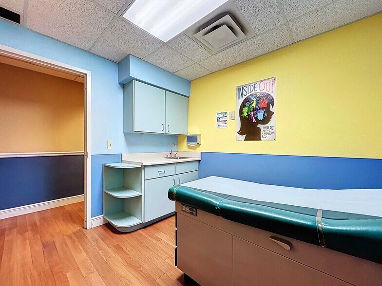 More Photos Of 11373 Cortez Blvd, Brooksville Medical For Sale