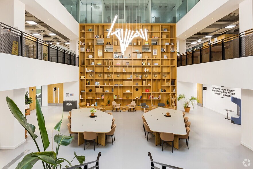 More Photos Of 35 New Broad St, London Coworking Space