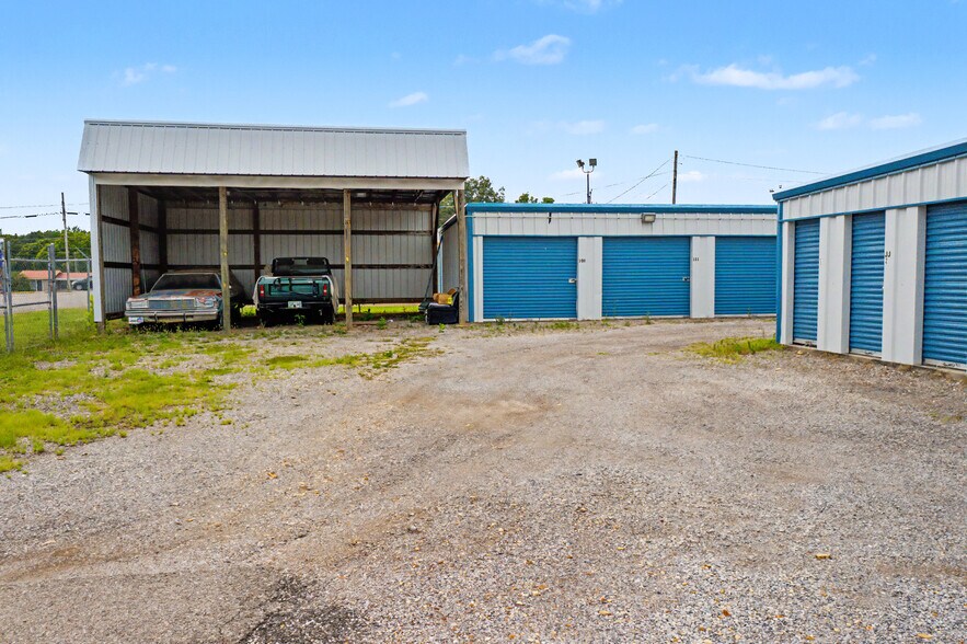 More Photos Of 105 Progress Center Plz, Centerville Self Storage For Sale