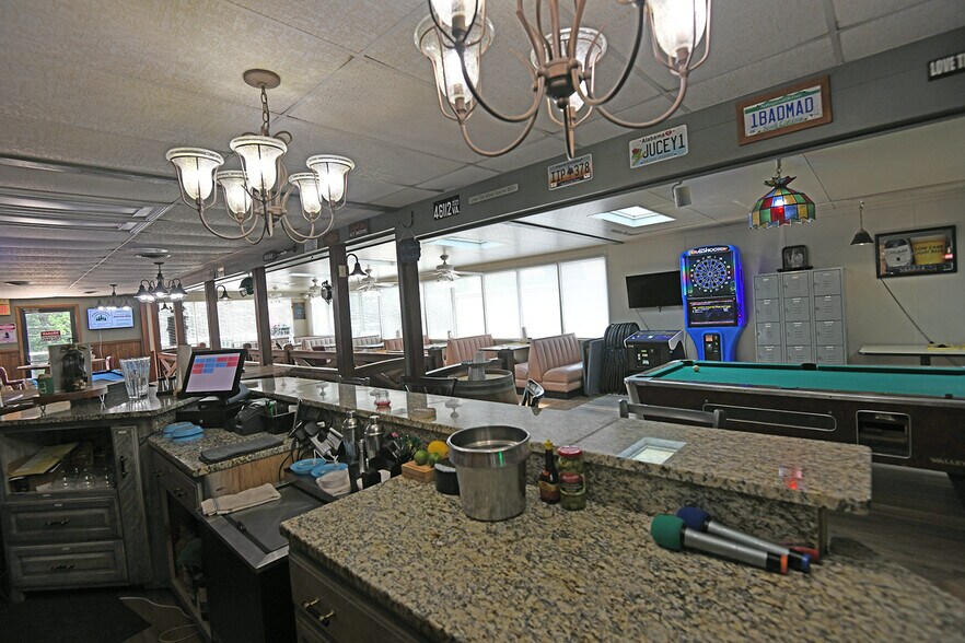 More Photos Of 809 E Greenwood St, Abbeville Restaurant For Sale