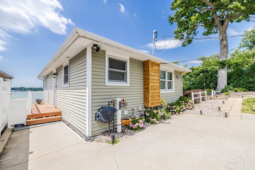 More Photos Of 13512 Dewey St, Cedar Lake Multifamily For Sale