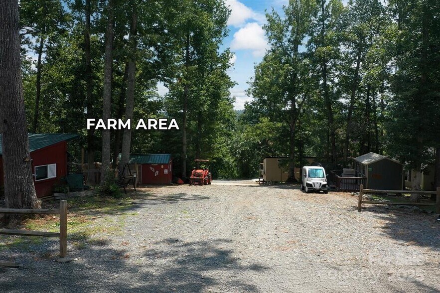 More Photos Of 127 Deer Hill Ln, Weaverville Specialty For Sale