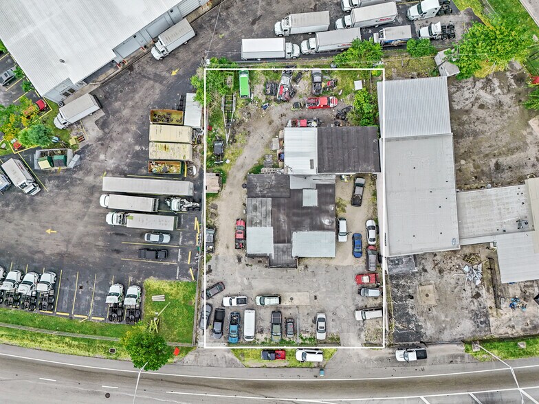 More Photos Of 17410 NW 2nd Ave, Miami General Retail For Sale