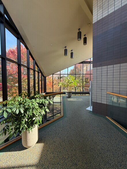 More Photos Of 2127 Espey Ct, Crofton Medical For Lease