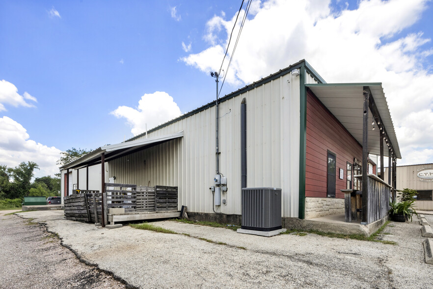 Primary Photo Of 2704 Commerce St, Marble Falls Warehouse For Lease