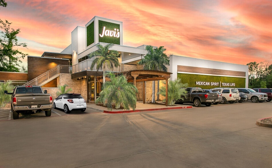 More Photos Of 7212 Old Jacksonville Hwy, Tyler Restaurant For Lease
