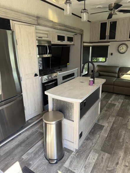 More Photos Of 9004 Olive St., Fontana Contractor Storage Yard For Lease