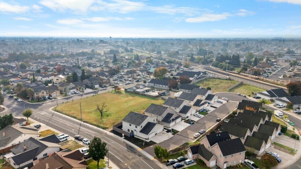 More Photos Of 930 W Alameda St, Manteca Apartments For Sale