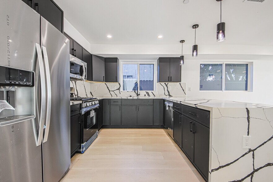 More Photos Of 5709 Auckland Ave, North Hollywood Apartments For Sale
