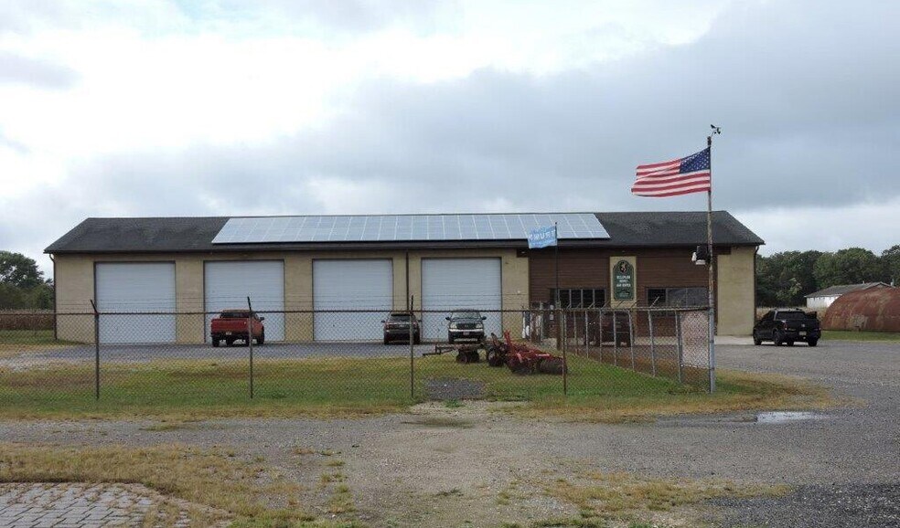 More Photos Of 346 Hands Mill Rd, Woodbine Storefront For Sale