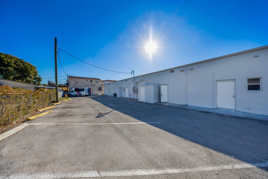 More Photos Of 3241 NW 7th St, Miami Storefront For Lease