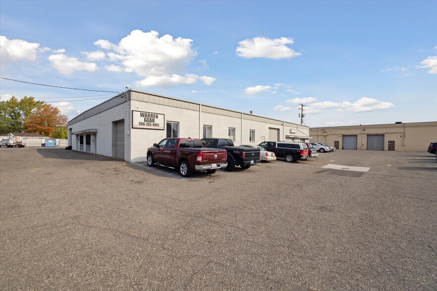 More Photos Of 3461 E Ten Mile Rd, Warren Warehouse For Sale