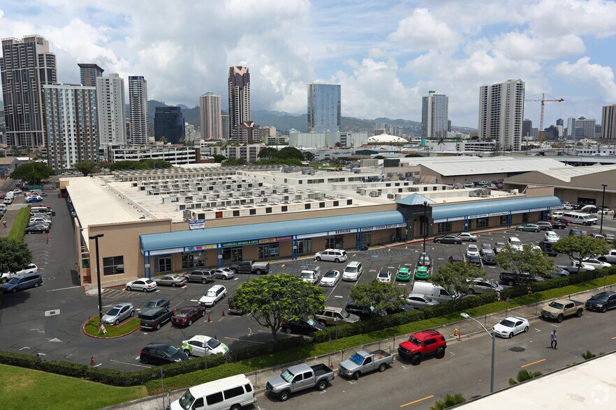 Primary Photo Of 670 Auahi St, Honolulu General Retail For Lease