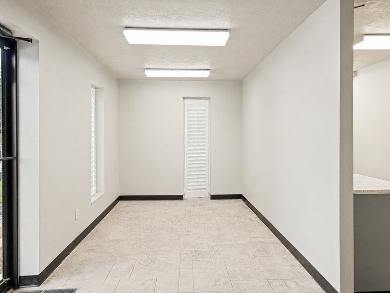 More Photos Of 12122 Knigge Cemetery Rd, Cypress Warehouse For Lease
