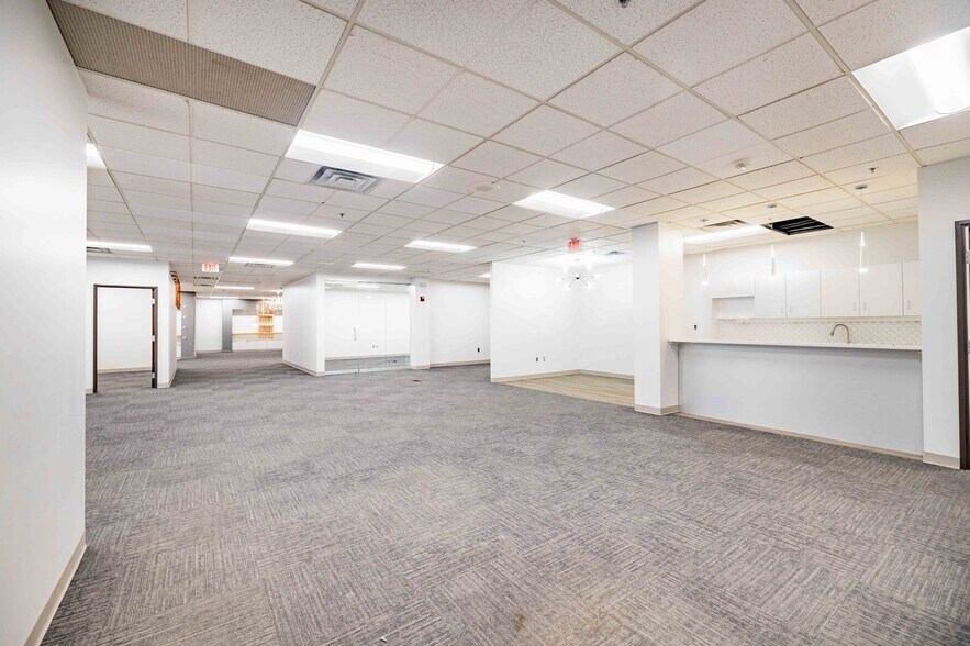 More Photos Of 25925 Telegraph Rd, Southfield Office For Lease