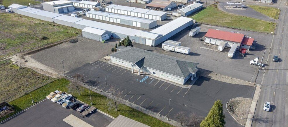 More Photos Of 1271 Port Dr, Clarkston Office For Sale