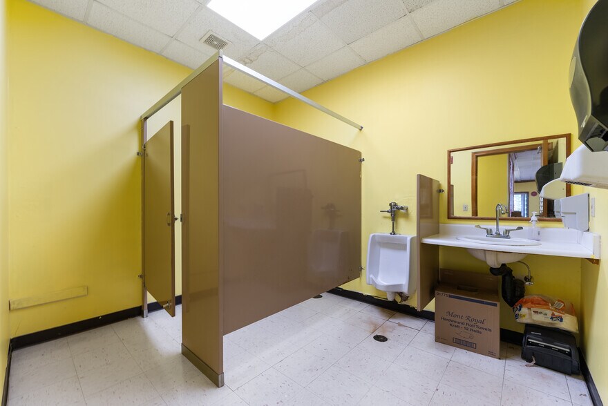 More Photos Of 605 Silver St, Agawam Storefront Retail Office For Sale