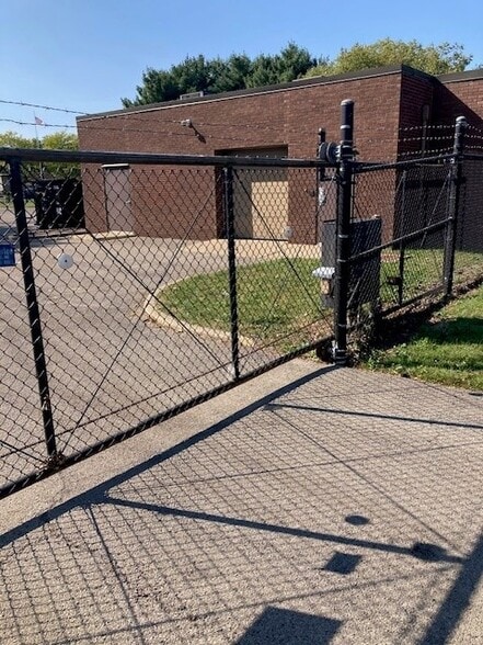 More Photos Of 3910 South Ave, Youngstown Telecom Hotel Data Hosting For Lease