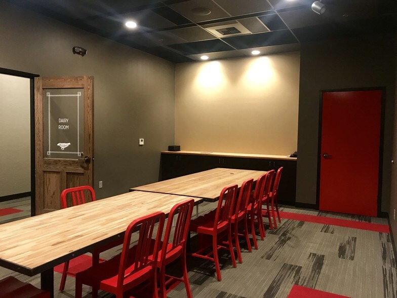 More Photos Of 411 W Cataldo Ave, Spokane General Retail For Lease