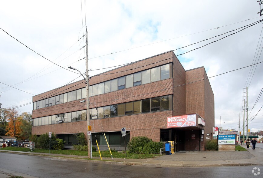 More Photos Of 240 Wharncliffe Rd N, London Medical For Lease
