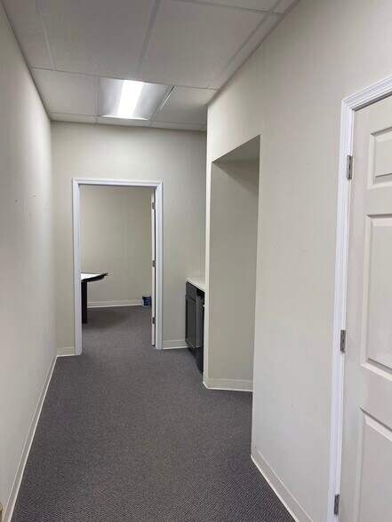 More Photos Of 5715 Industry Ln, Frederick Flex For Lease