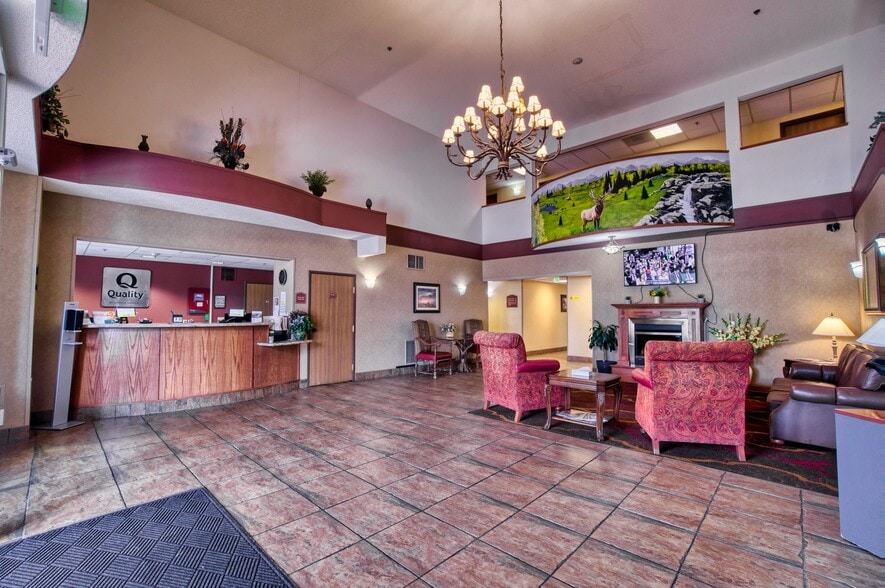 More Photos Of 7860 6th St, Wellington Hotel For Sale