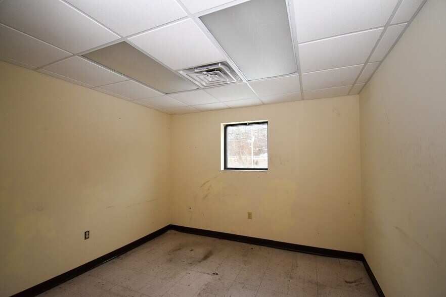 More Photos Of 7260 Ky Route 114, Prestonsburg Warehouse For Sale