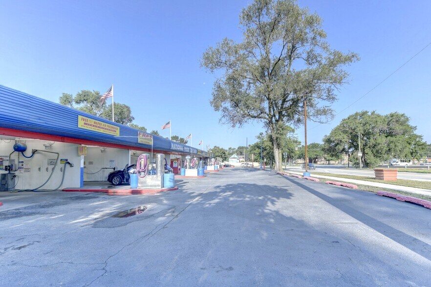 More Photos Of 2637 E 100th St, Chicago Carwash For Sale