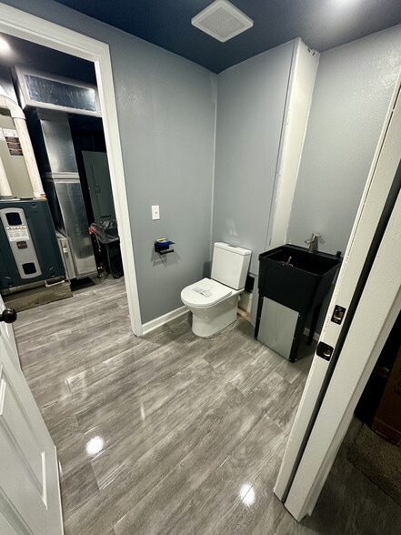 More Photos Of 320 W Alexis Rd, Toledo Carwash For Lease