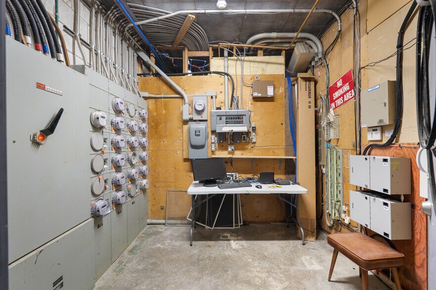 More Photos Of 2024 Dufferin Av, Wallaceburg Apartments For Sale