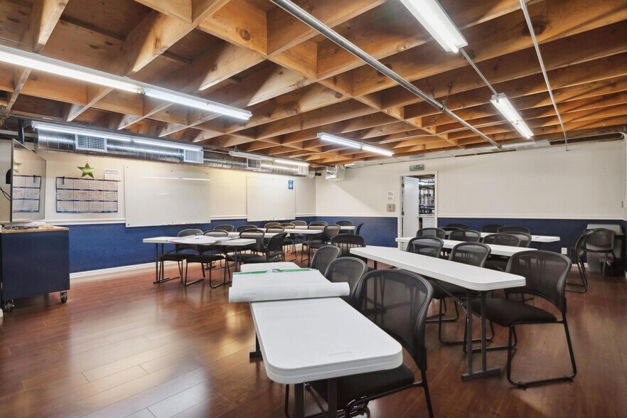 More Photos Of 917 N Amphlett Blvd, San Mateo Warehouse For Sale