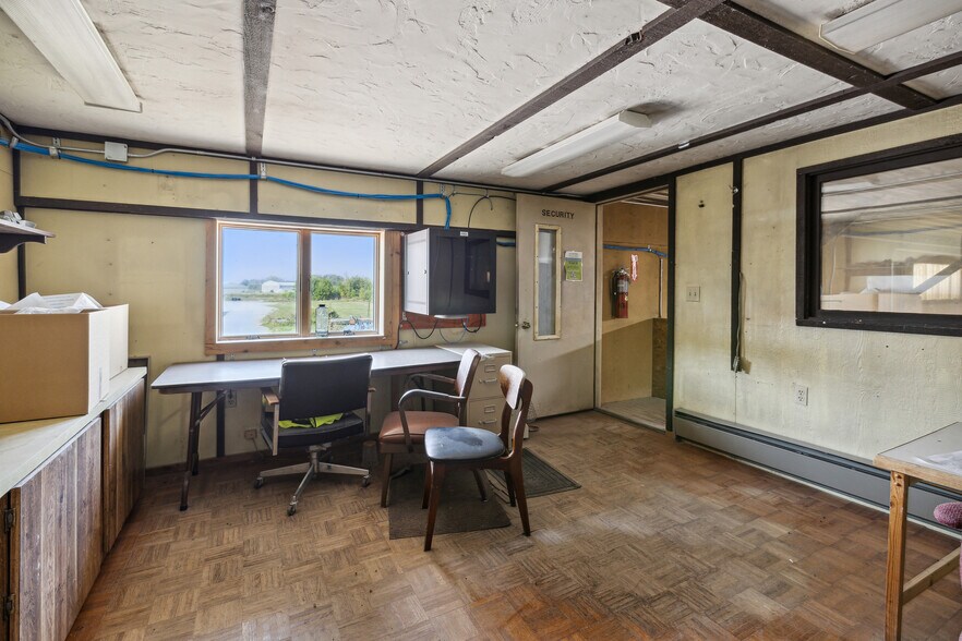 More Photos Of 683 River Rd, Bay City Manufacturing For Sale