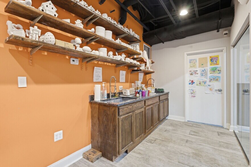 More Photos Of 13895 Hedgewood Dr, Woodbridge Medical For Sale