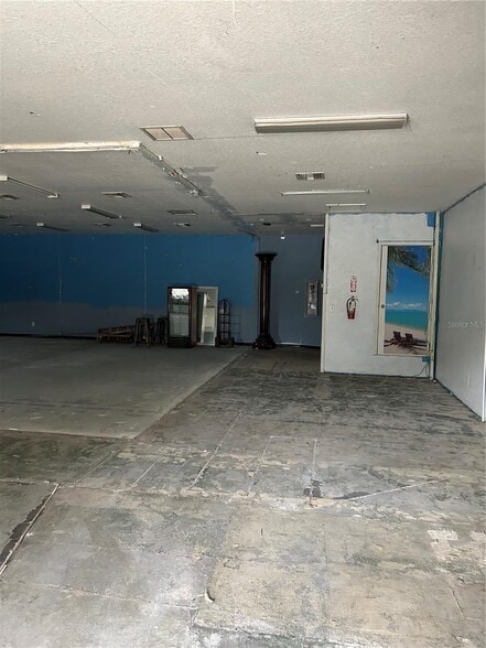 More Photos Of 3619 E County Road 466, Oxford General Retail For Lease