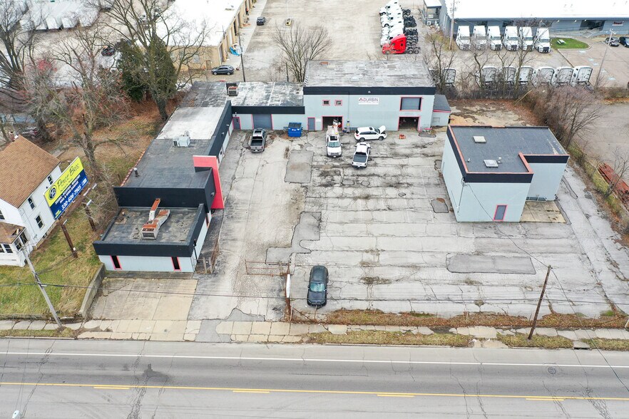 More Photos Of 1050 Triplett Blvd, Akron Warehouse For Sale