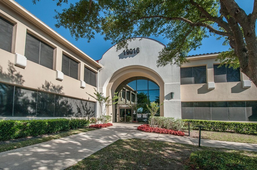 More Photos Of 19016 Stone Oak Pky, San Antonio Medical For Lease