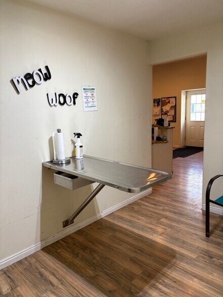 More Photos Of 450 Yellowstone Rd, Rock Springs Specialty For Sale