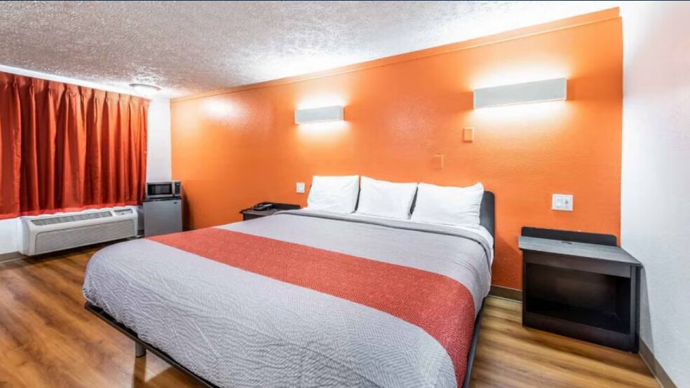 More Photos Of 555 N Trimble Rd, Mansfield Hotel For Sale